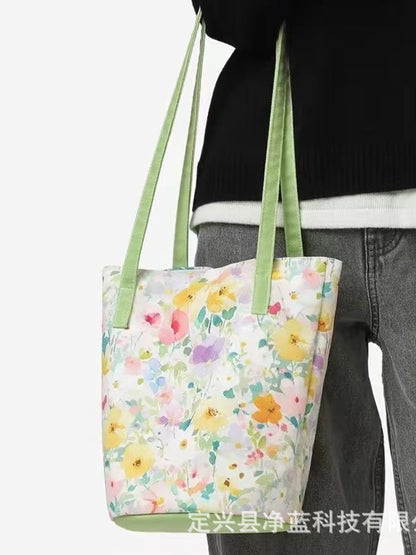 Chic Art Print Butterfly Bucket Bag - Spacious Shoulder Bag for Everyday Style
